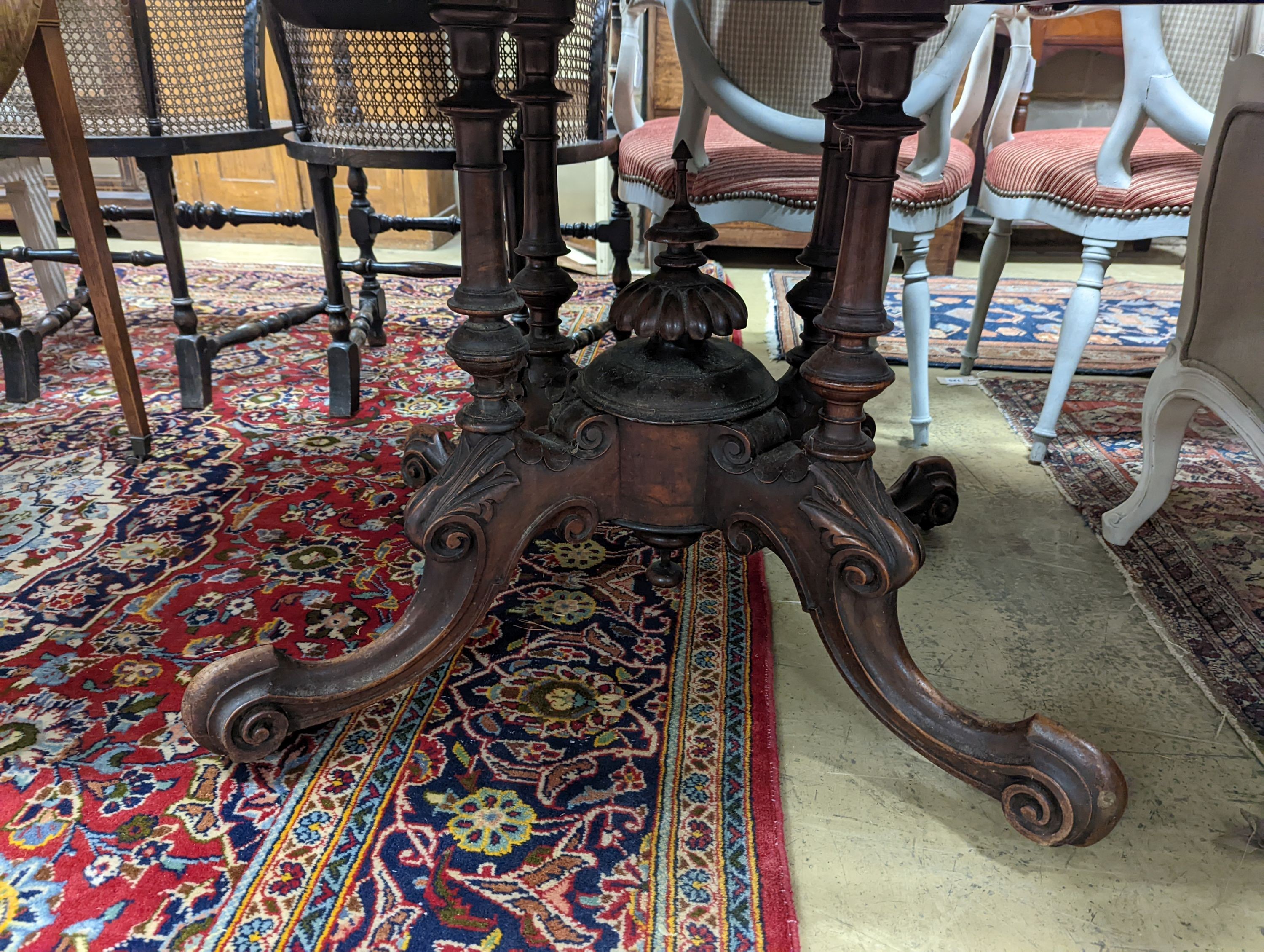 A Victorian inlaid figured walnut and Tunbridge ware oval loo table, width 134cm, depth 100cm, height 70cm